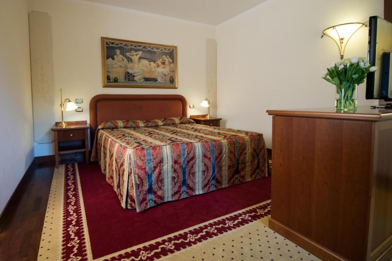 Hotel Le Grotte Genga  Kültér fotó