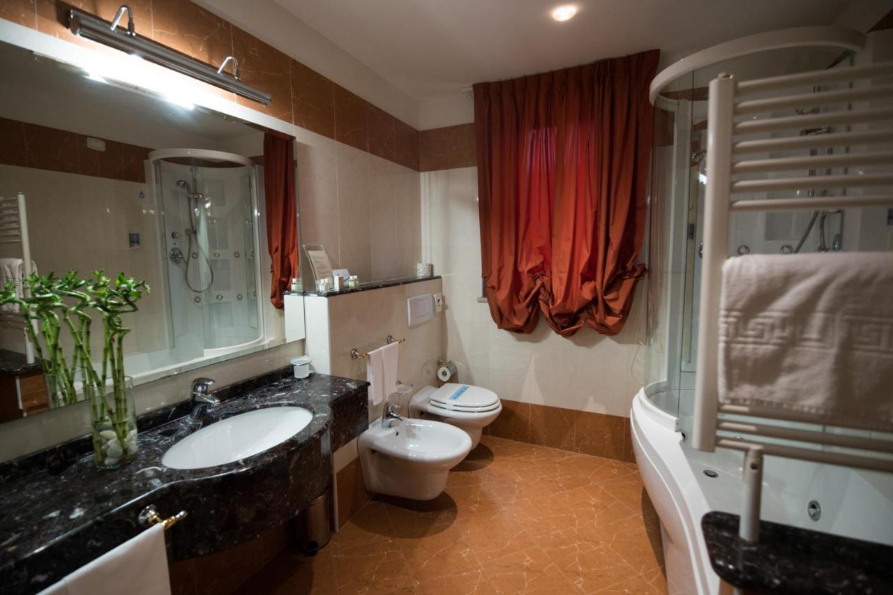 Hotel Le Grotte Genga  Kültér fotó