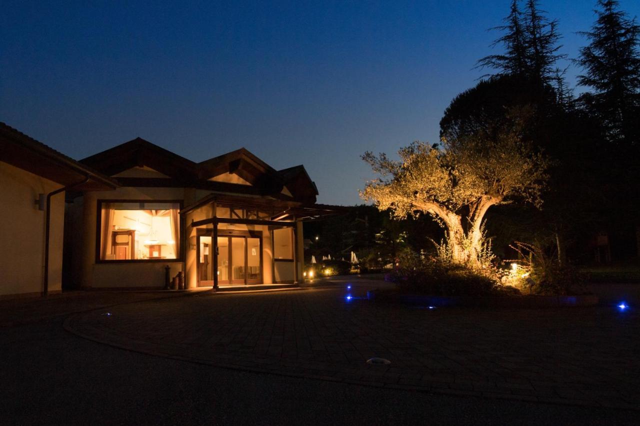Hotel Le Grotte Genga  Kültér fotó