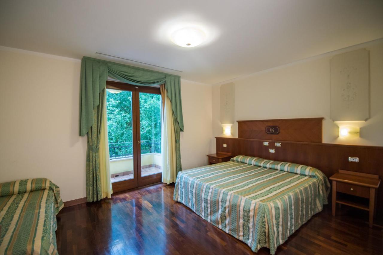 Hotel Le Grotte Genga  Kültér fotó