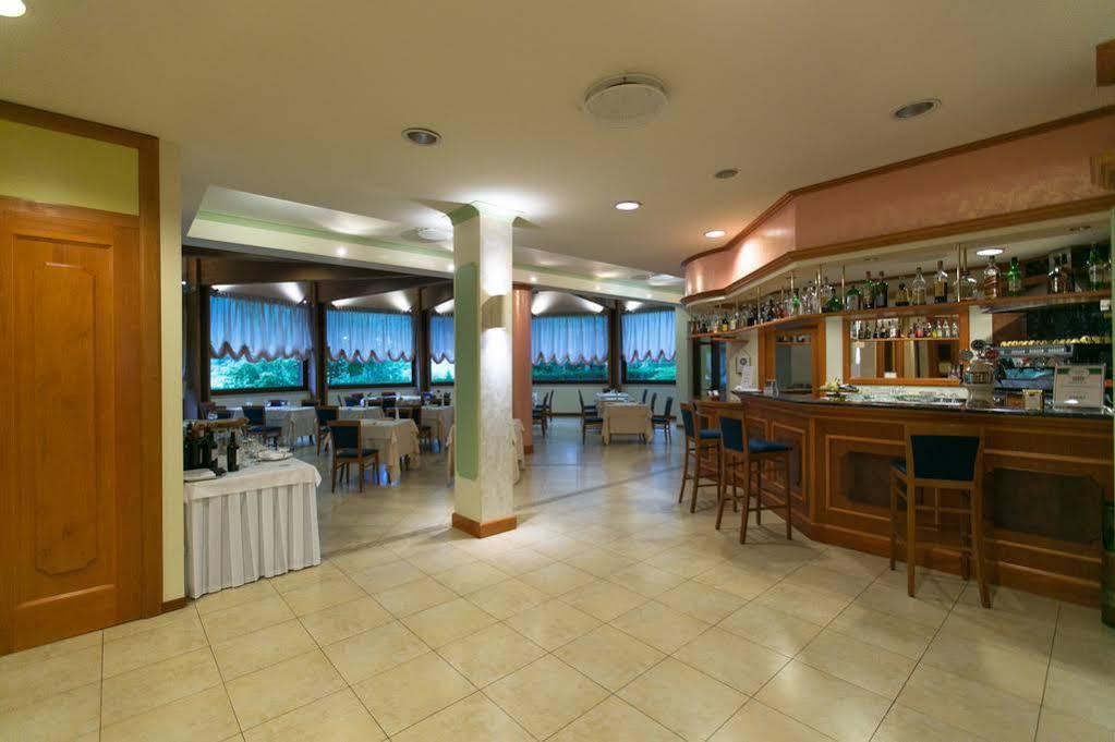 Hotel Le Grotte Genga  Kültér fotó