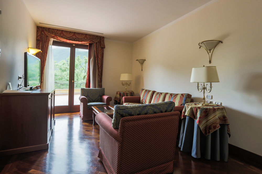 Hotel Le Grotte Genga  Kültér fotó