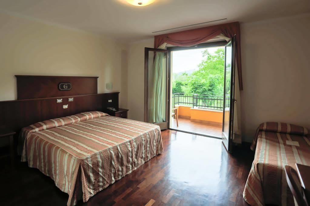 Hotel Le Grotte Genga  Kültér fotó
